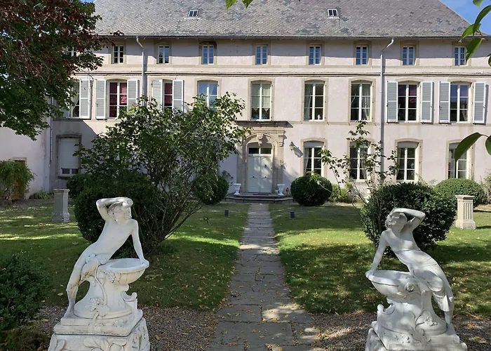 Le Château de Failloux, Chambres d hôtes,Piscine intérieure